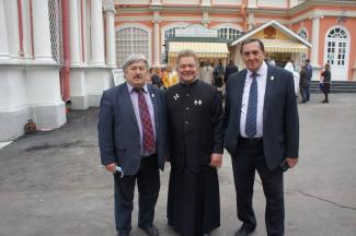 у стен